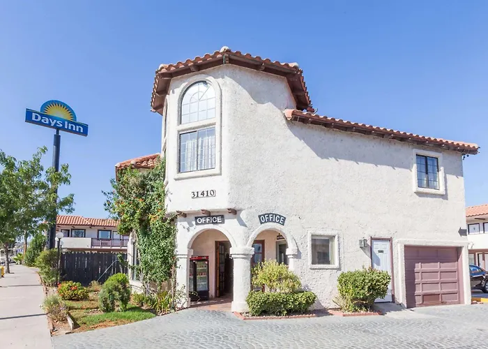 Days Inn By Wyndham Castaic Six Flags Magic Mountain