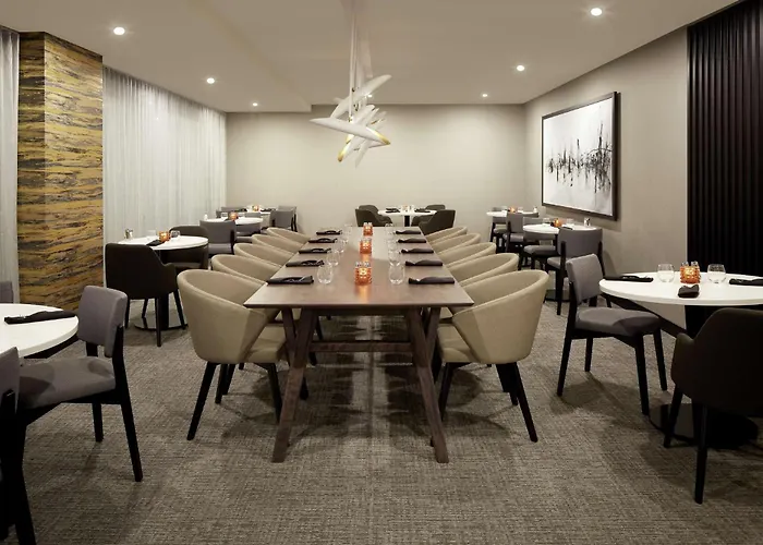 Doubletree By Hilton Montreal Airport