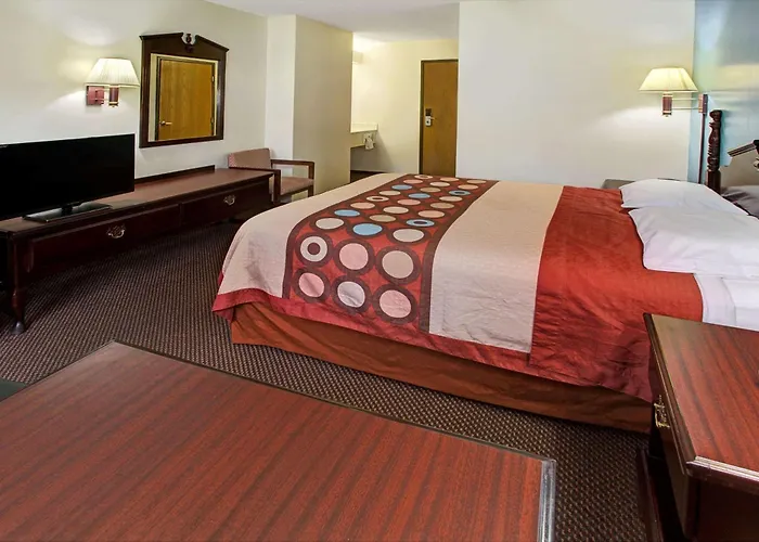 Super 8 By Wyndham Heath/Newark Hotel