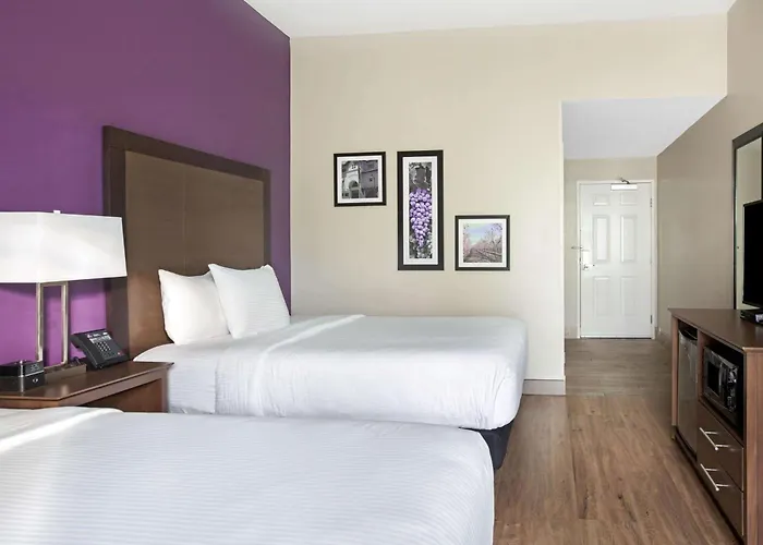 La Quinta By Wyndham Visalia/Sequoia Gateway