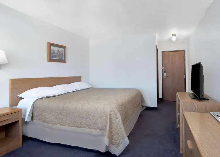 Super 8 By Wyndham Murdo