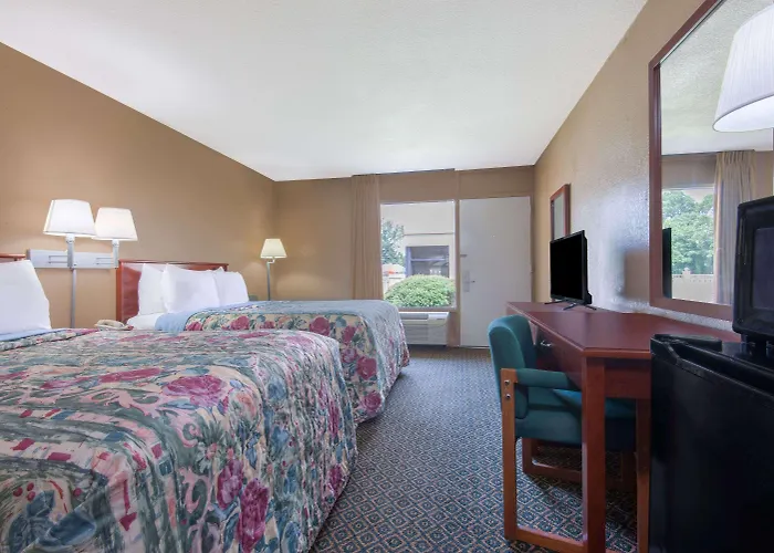 Hampton Inn By Hilton Clanton