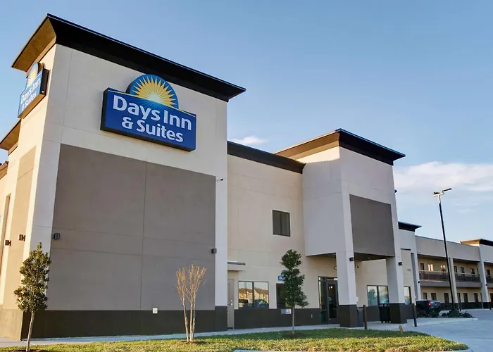 Days Inn & Suites By Wyndham Port Arthur