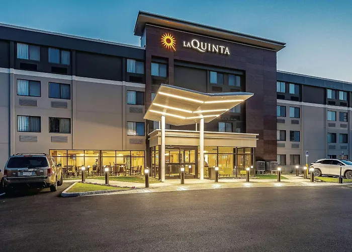 La Quinta By Wyndham Salem Nh Hotel