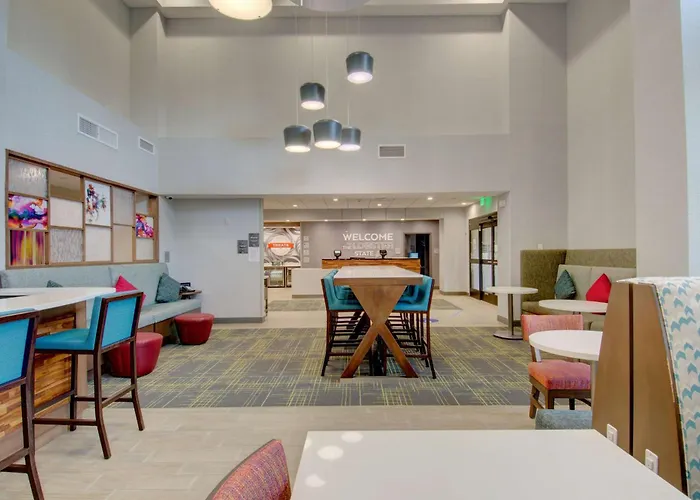 Hampton Inn & Suites Portland West