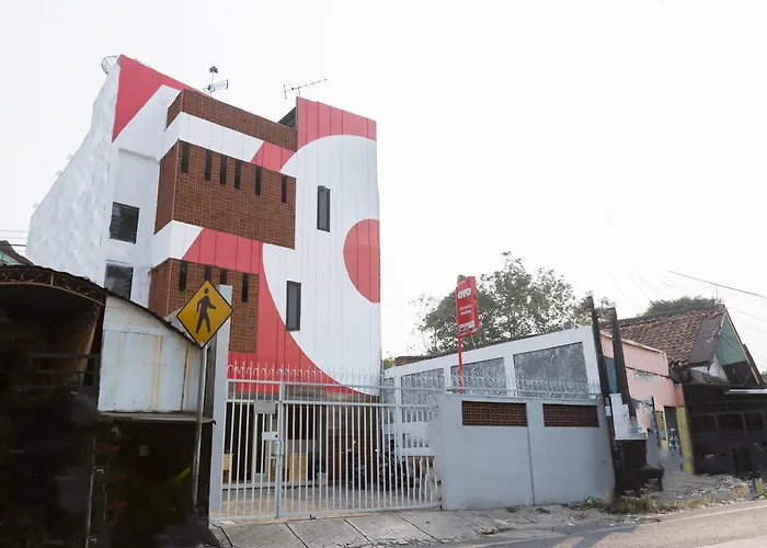 Super Oyo 1516 Cemara Gading Syariah
