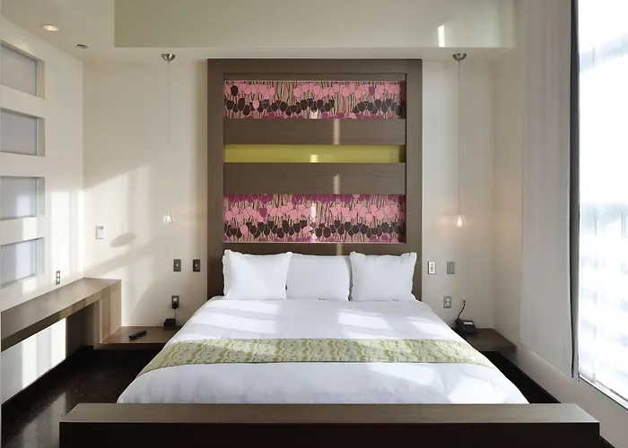 Tulyp, Tapestry Collection By Hilton
