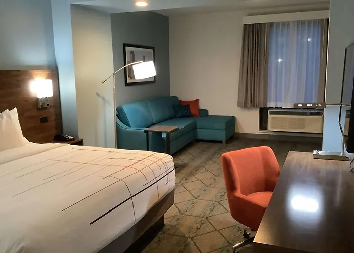 La Quinta Inn & Suites By Wyndham Littleton-Red Rocks