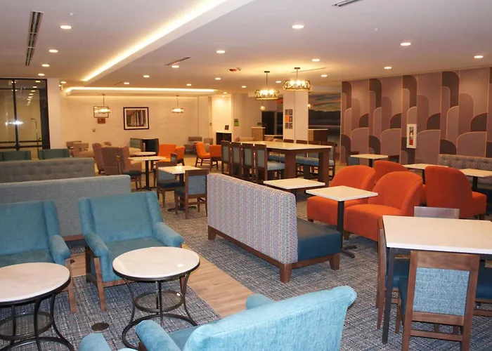 La Quinta Inn & Suites By Wyndham Littleton-Red Rocks