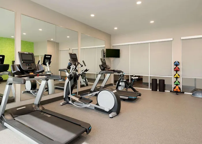 La Quinta Inn & Suites By Wyndham San Antonio Seaworld Lafb