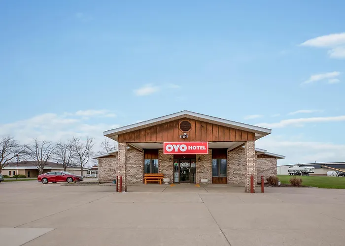 Oyo Hotel Chesaning Route 52 & Hwy 57