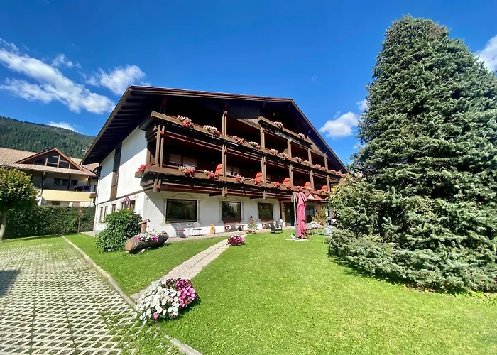 Hotel Garni LIVING San Candido