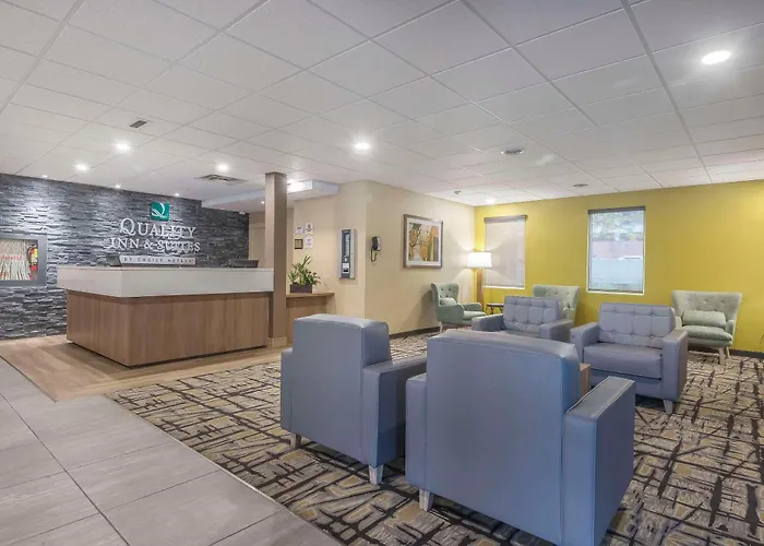 Quality Inn & Suites Downtown Windsor
