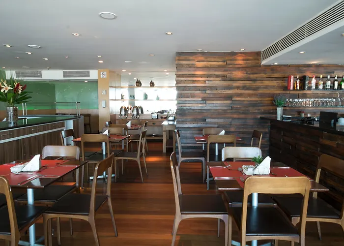 Golden Tulip Macae