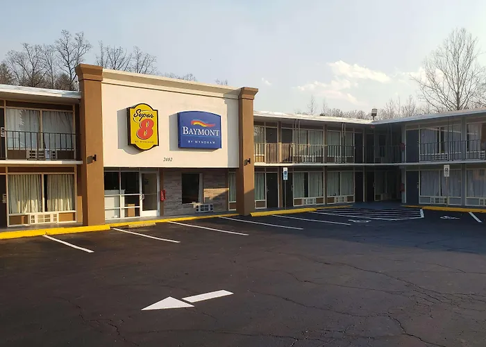 Baymont By Wyndham Morganton Motel