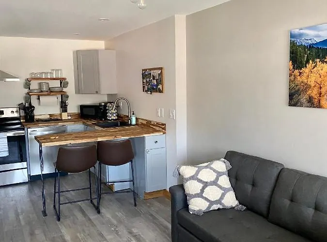 The Darmont Hotel And Suites