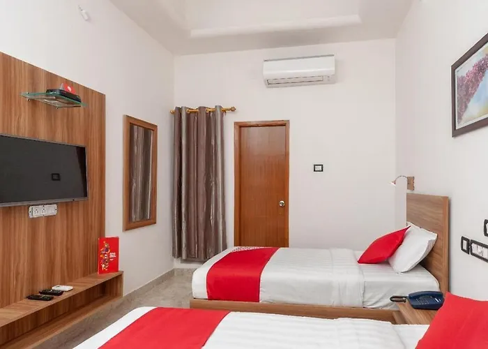 Gulnaar Inn Near Us Counsulate Sankar Nethralaya Apollo Hospital