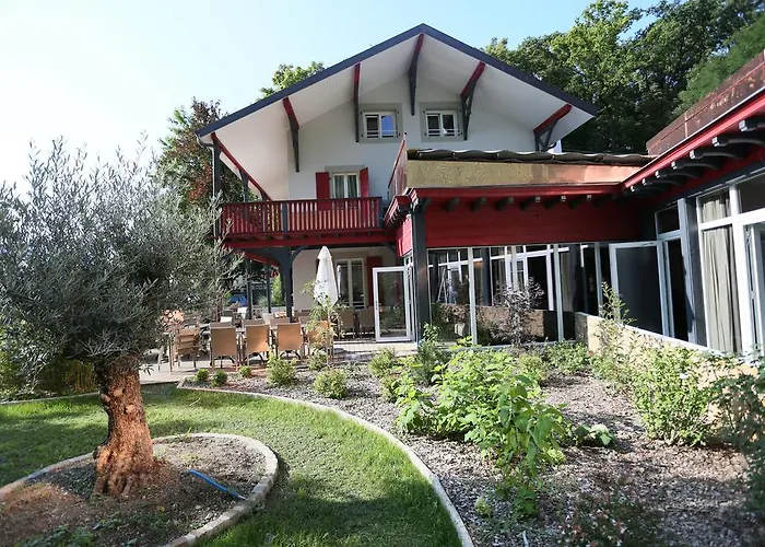 Chez Maman Hotel & Restaurant