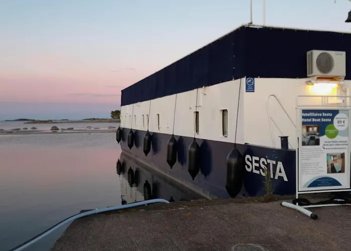 Hotellilaiva Sesta