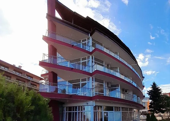 Аурелия Бей
