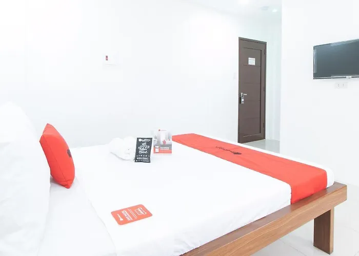 Reddoorz Plus At Dbuilders Poblacion Bgc