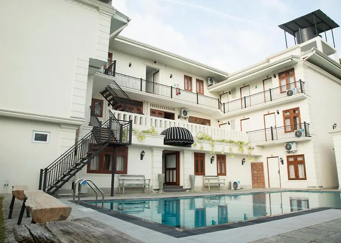 Forever City Hotel