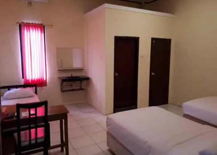 RedDoorz at Hotel Rumberpon Sorong