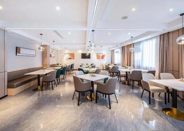 Atour Hotel Anqing Wuyue Plaza