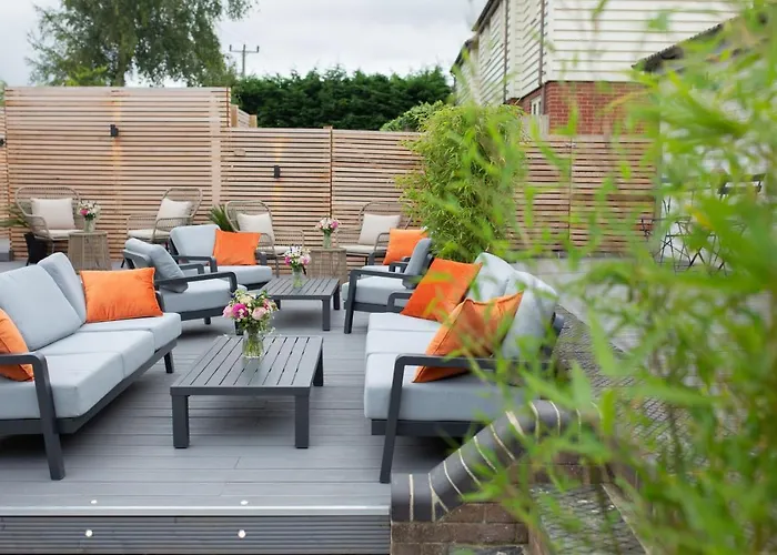 The Railway Hotel By Barefoot Retreats