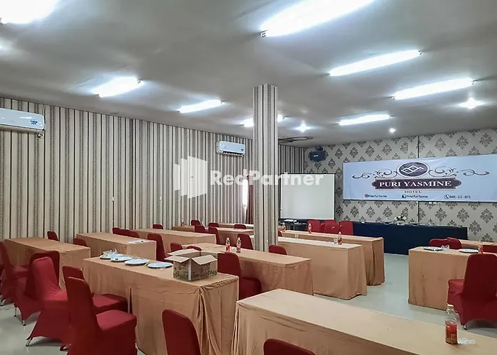 Hotel Puri Yasmin Potowanua Lasusua Mitra Reddoorz