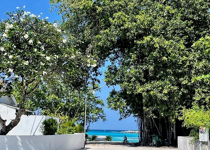 Atholhu Residence