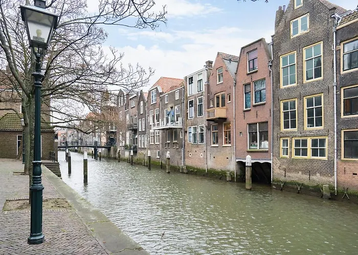 Voorstraat-Straatzicht Boven