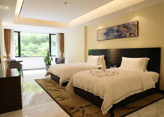 Hentique Resort & Spa