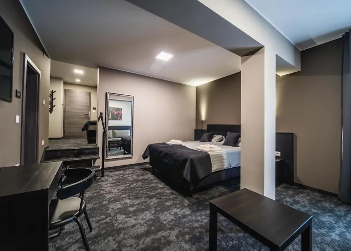 Rustica Rooms