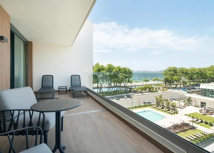 Attica21 Vigo 4 Superior