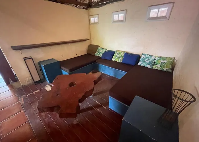 Johnnys Place Hotel