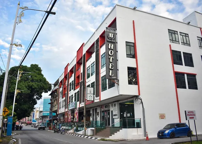 J Suites Hotel
