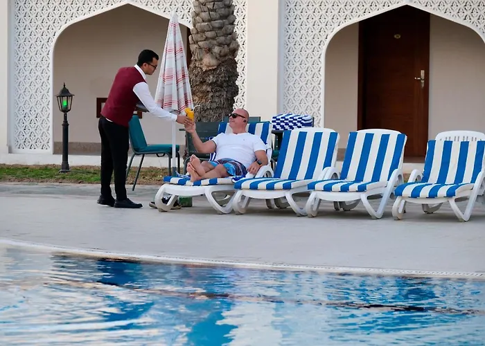 Falaj Daris Hotel