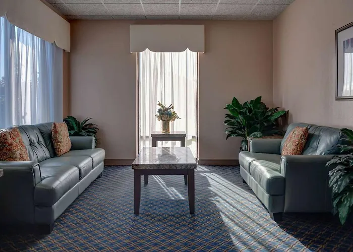 Howard Johnson By Wyndham Amherst Hadley