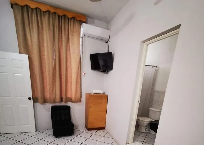 Hostal Tah Itza