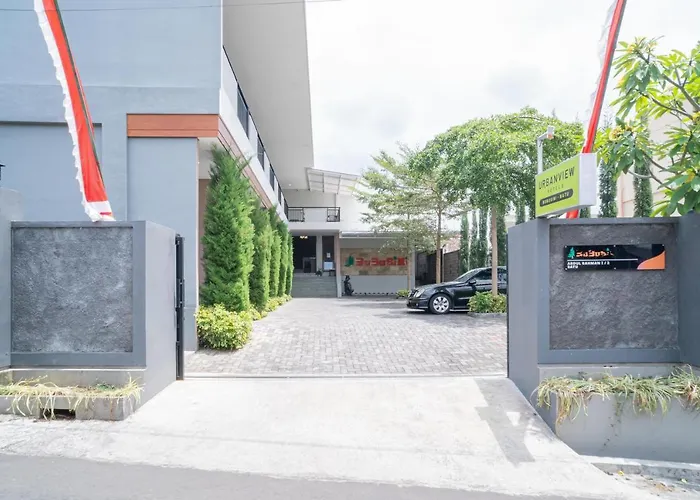 Urbanview Hotel Bubusini Batu By Reddoorz