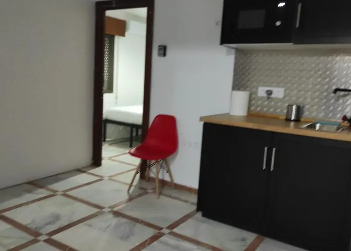 Convenient Rooms - Ferry, Train & Bus Station - Algeciras