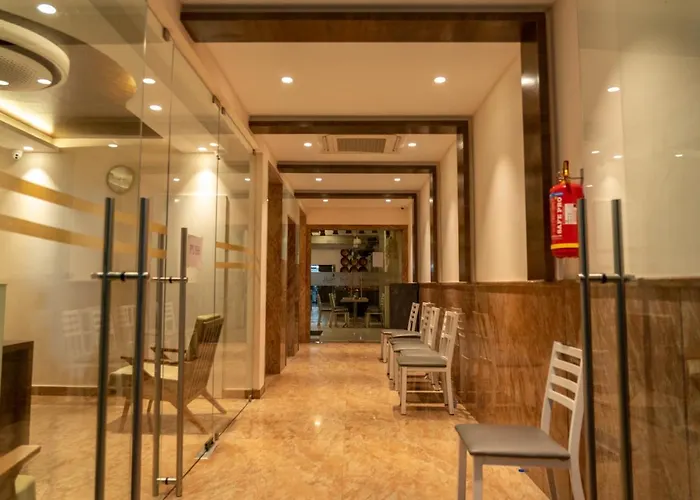 The Paradise Hotel - Luxury Stay