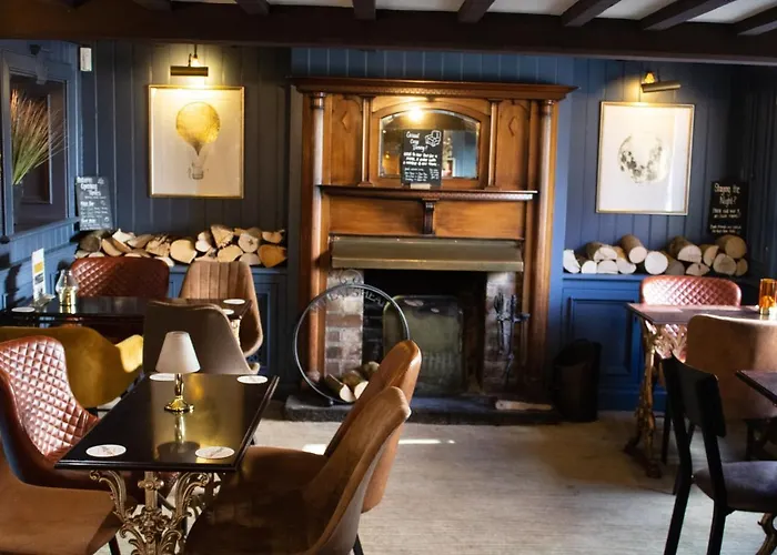 The Wheatsheaf Pub, Kitchen & Rooms
