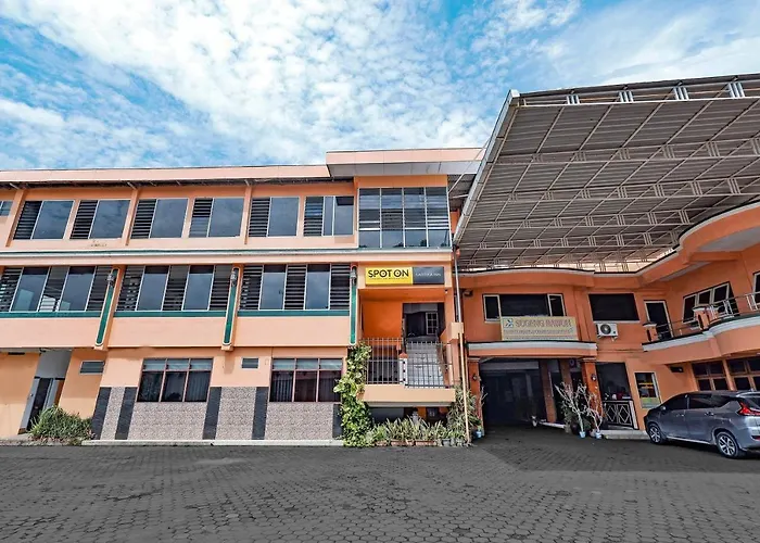 Spot On 2865 Sartika Inn Pati