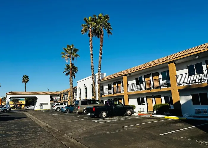Casa Blanca Hotel - Cypress, Buena Park