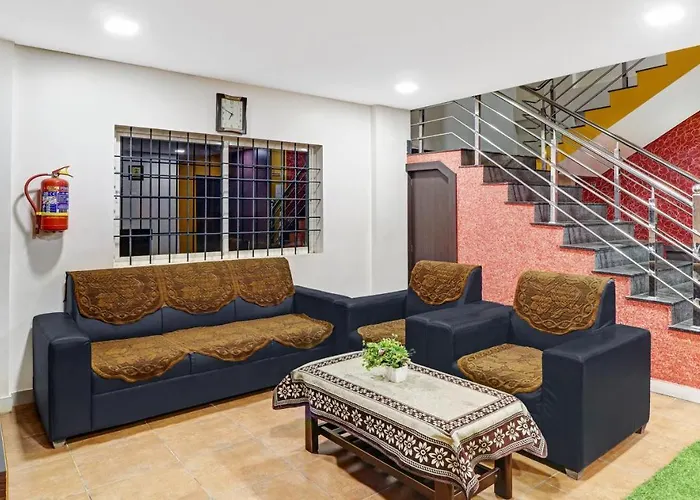 Itsy Hotels Harsha Comforts,600 Mts From Coffee Museum
