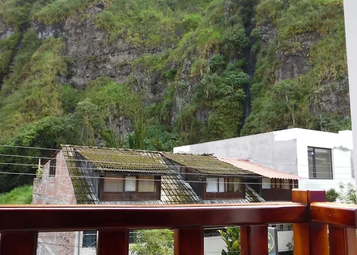Posada J