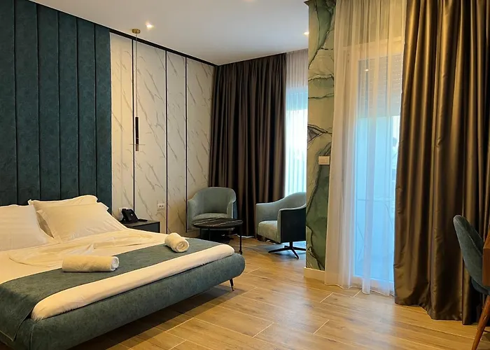 Domus Hotel & Apartments