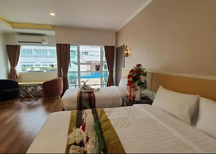 Swan Lake Hotel Sattahip